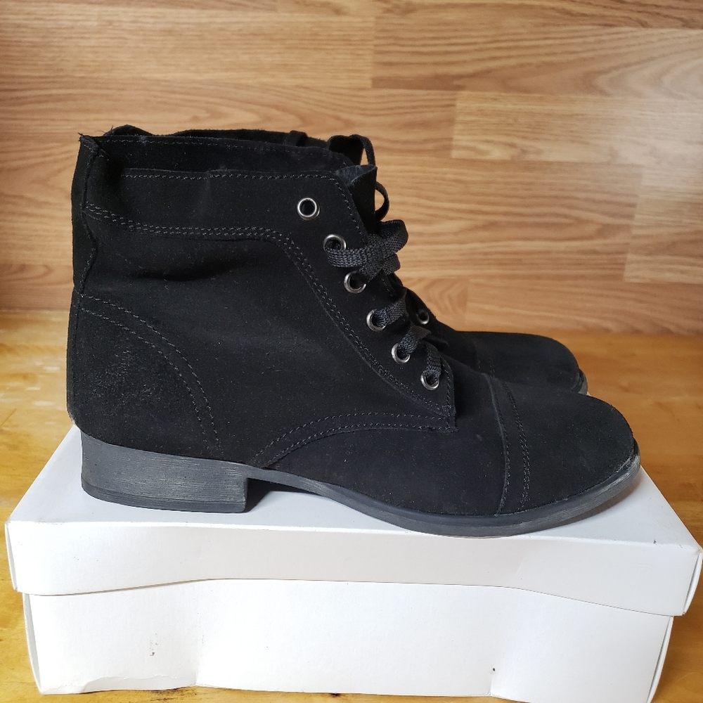 ZIGI Girl Fleet Black Lace Up Boots